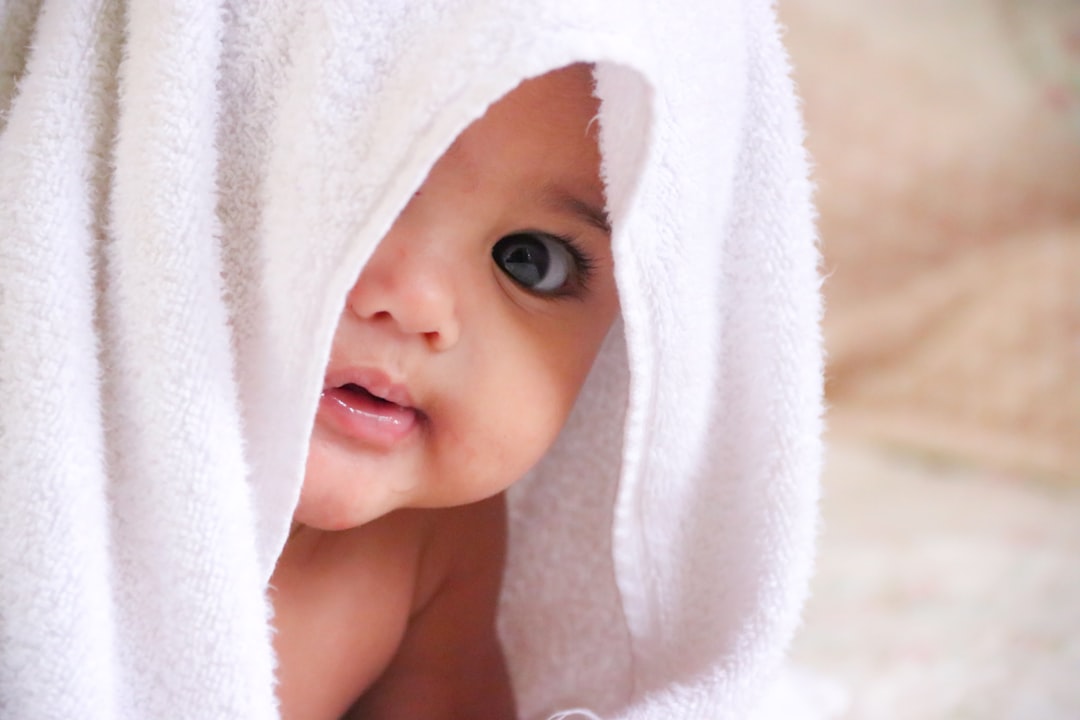 Nyfødt baby: En guide til de første uger